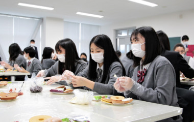 商品開発を行う上で必要な知識を学びます。