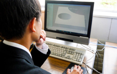 立体的な図面を描くことで3Dプリンターに出力します。