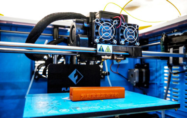 3D CADのデータをもとに図面から本物の製品を作成します。