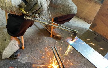 接合から切断まで幅広い溶接を学びます。